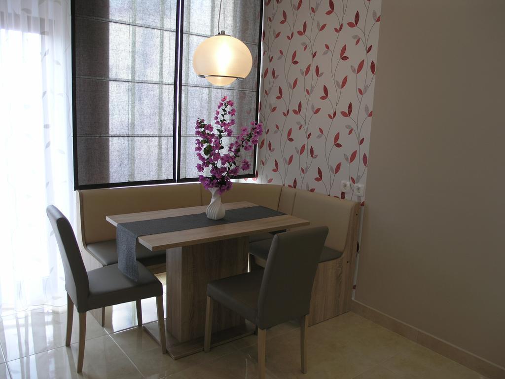 Apartments Dobrila Podgora Ngoại thất bức ảnh