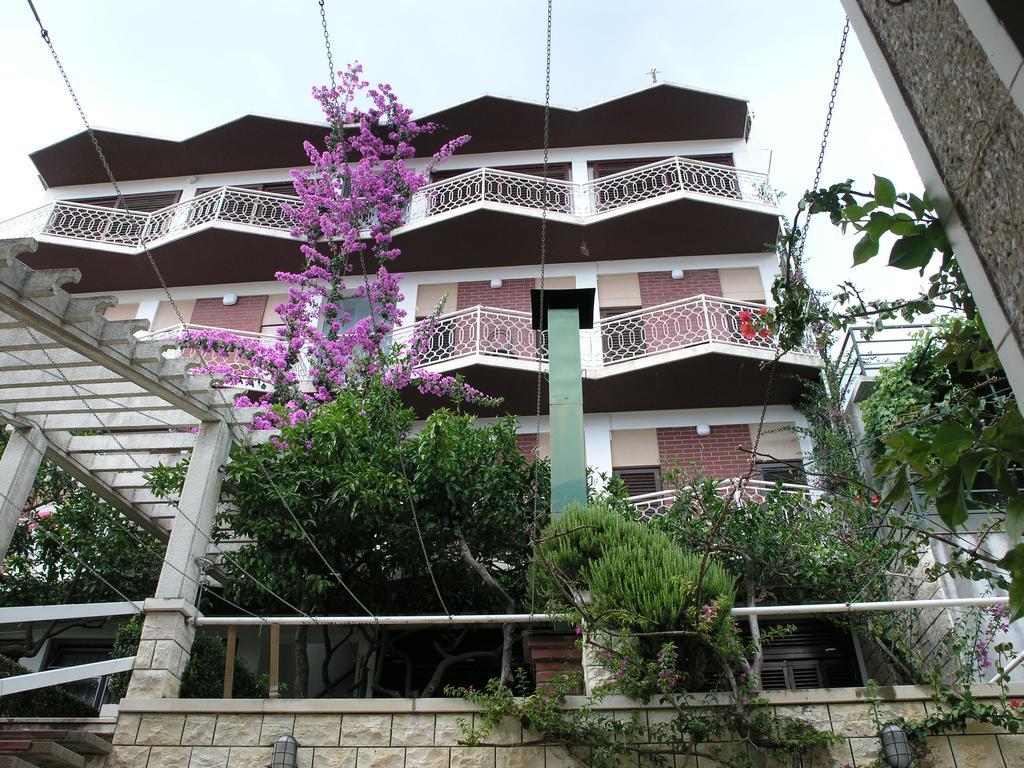 Apartments Dobrila Podgora Ngoại thất bức ảnh