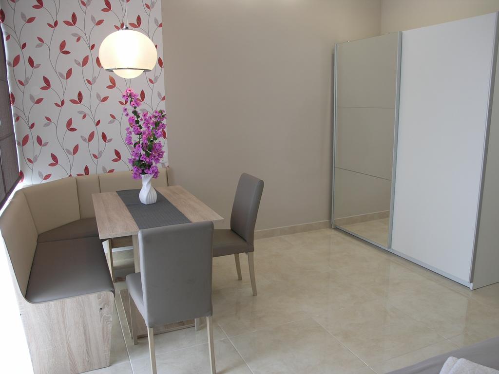 Apartments Dobrila Podgora Ngoại thất bức ảnh