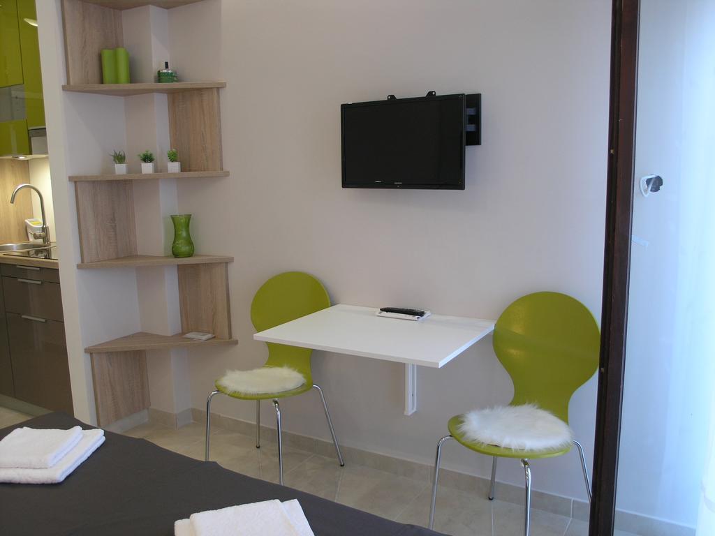 Apartments Dobrila Podgora Ngoại thất bức ảnh