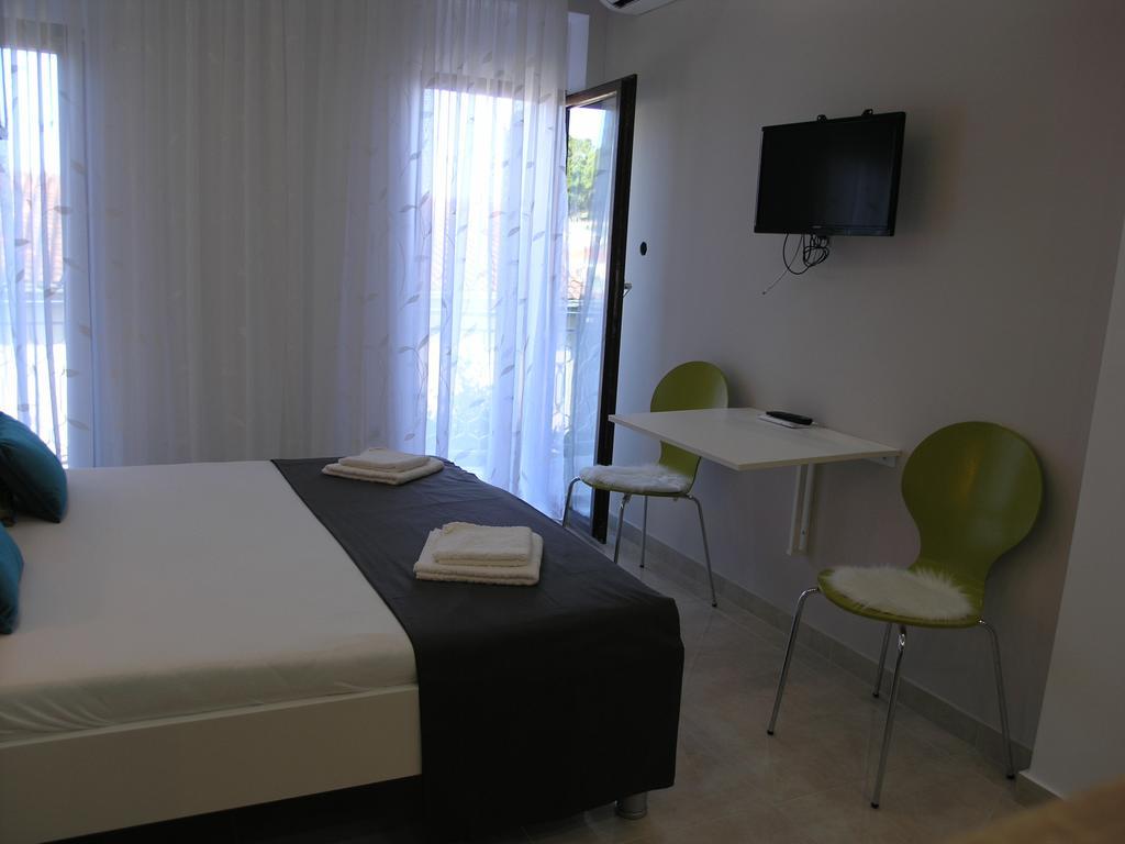 Apartments Dobrila Podgora Ngoại thất bức ảnh